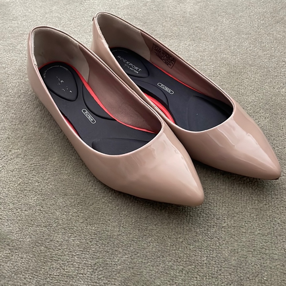 Rockport patent leather beige flats.